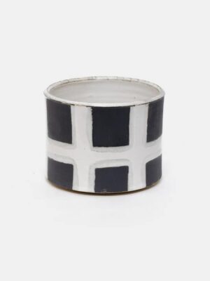 Black Windows Pot